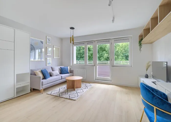 Blue Morpho Piatkowo By Bookinghost * פוזנן